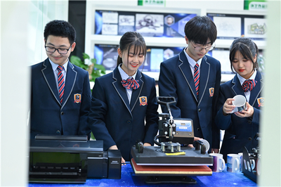 數字文化創意軟件開發 為孩子開辟高中后的廣闊新航道