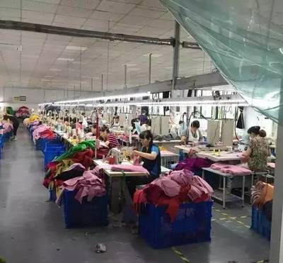 福利到,時尚圍巾免費送!大洋天地5樓!福州大型海寧皮草、雙面羊絨工廠直銷節(jié)盛大開幕!